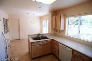 Photo #2: 2110701 Listing
