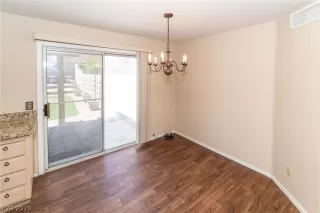 Photo #4: 2110711 Listing 