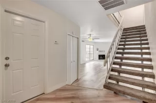 Photo #3: 2110827 Listing