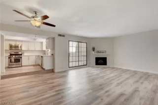 Photo #4: 2110827 Listing