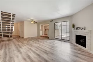 Photo #5: 2110827 Listing