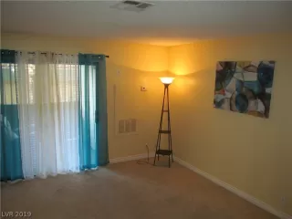 Photo #6: 2110976 Listing 