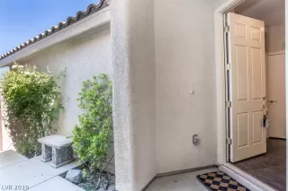 Photo #6: 2110994 Listing