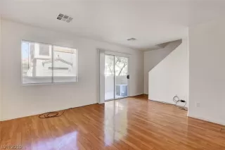 Photo #4: 2110997 Listing 