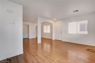 Photo #6: 2110997 Listing 