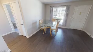 Photo #1: 2111005 Listing