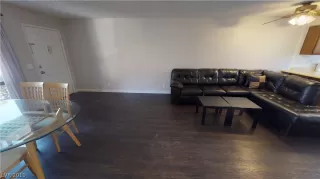 Photo #4: 2111005 Listing