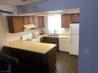 Photo #5: 2111005 Listing