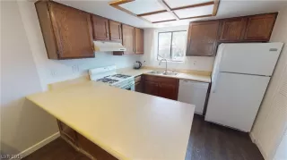 Photo #6: 2111005 Listing