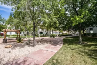 Photo #5: 2111008 Listing 