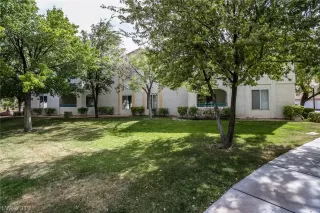 Photo #6: 2111008 Listing 