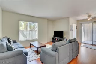 Photo #3: 2111013 Listing