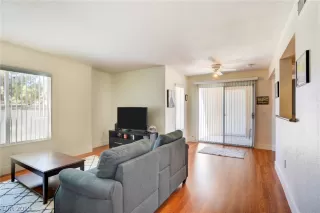 Photo #4: 2111013 Listing