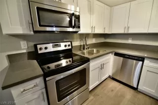 Photo #1: 2111024 Listing 