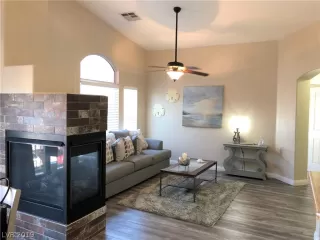 Photo #1: 2111043 Listing