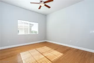 Photo #4: 2111044 Listing