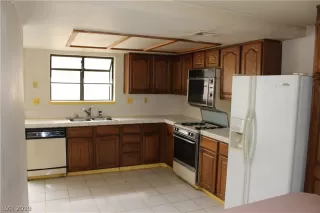 Photo #5: 2111077 Listing 