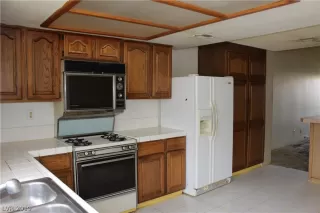 Photo #6: 2111077 Listing 