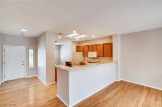 Photo #3: 2111093 Listing