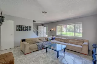 Photo #3: 2111106 Listing 