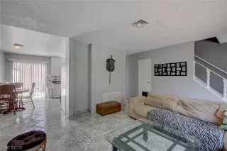 Photo #4: 2111106 Listing 