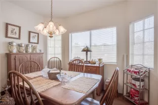 Photo #4: 2111116 Listing