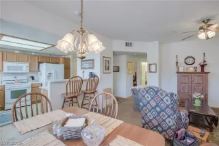 Photo #5: 2111116 Listing