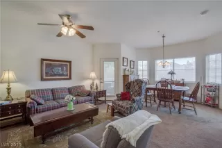 Photo #6: 2111116 Listing