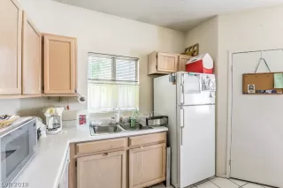 Photo #4: 2111230 Listing