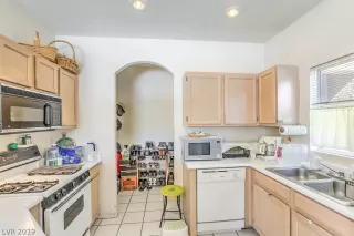 Photo #5: 2111230 Listing