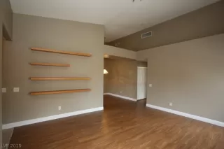 Photo #3: 2111267 Listing