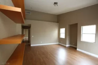 Photo #4: 2111267 Listing