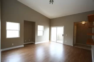 Photo #5: 2111267 Listing