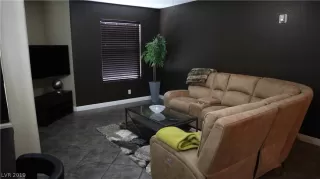 Photo #4: 2111273 Listing
