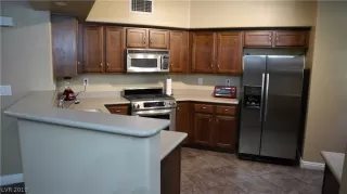 Photo #5: 2111273 Listing