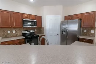 Photo #2: 2111308 Listing 