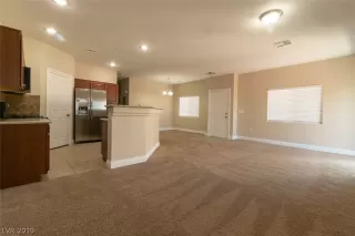 Photo #6: 2111308 Listing 