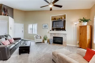 Photo #5: 2111324 Listing