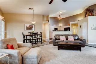 Photo #6: 2111324 Listing