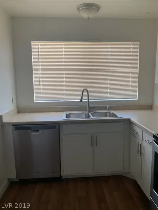 Photo #5: 2111373 Listing 