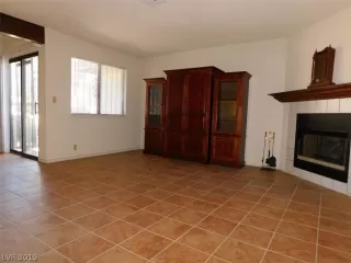 Photo #2: 2111381 Listing