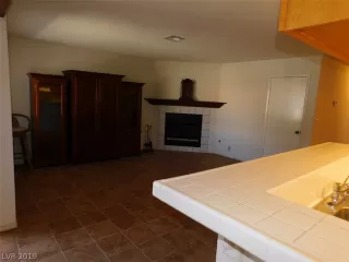 Photo #4: 2111381 Listing