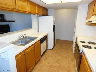 Photo #6: 2111381 Listing