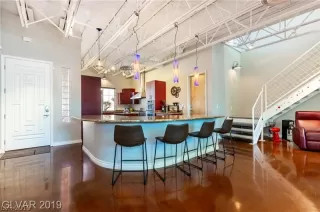 Photo #3: 2111416 Listing