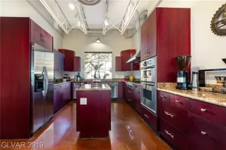 Photo #4: 2111416 Listing