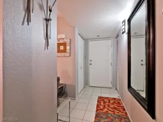 Photo #1: 2111429 Listing