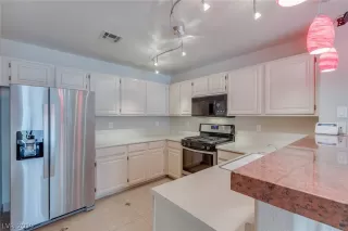 Photo #5: 2111450 Listing 