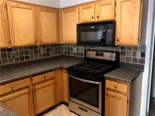 Photo #4: 2111464 Listing 