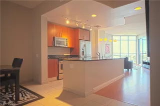 Photo #2: 2111590 Listing 