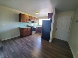 Photo #4: 2111599 Listing 